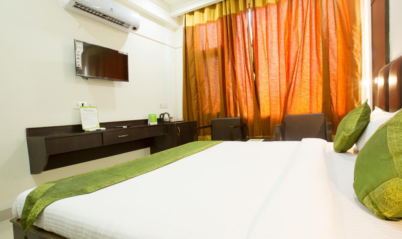 Hotel Treebo Dee Intercontinental Amritsar Esterno foto